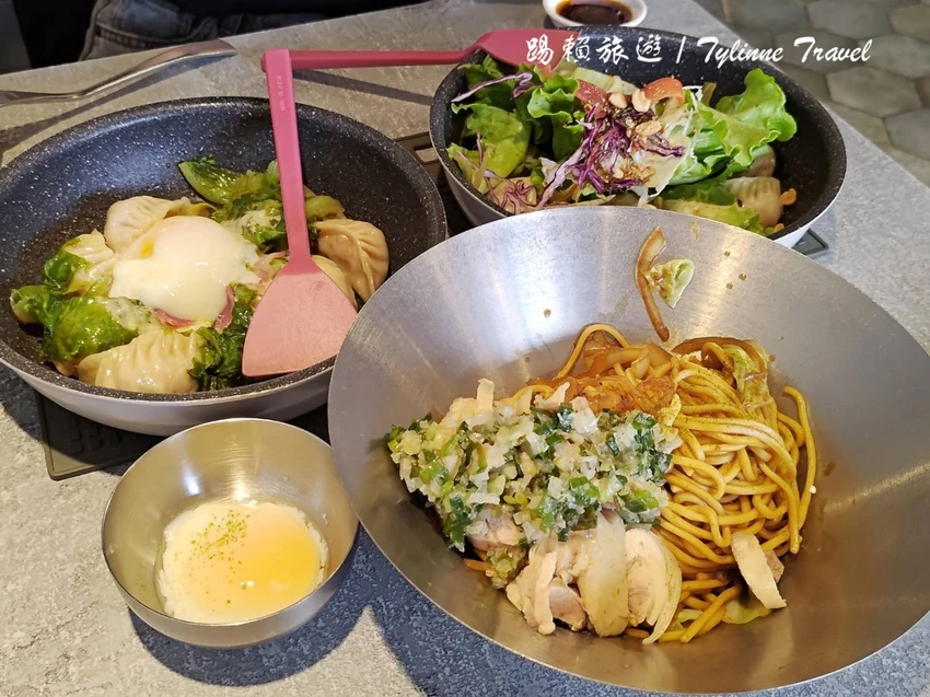 【新竹美食】鉄燒餃子，獨家特色餃子與炒麵雙重奏 | 創意台日料理 | 質感日式登山風小餐館 | 新竹必吃推薦...