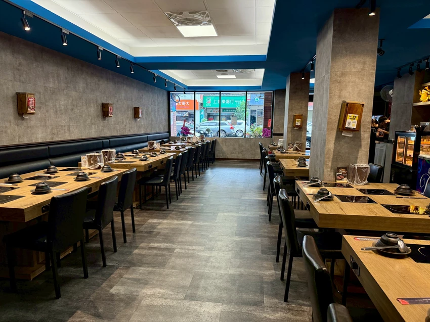 【桃園火鍋推薦】饗點鍋精緻鍋物桃園成功店:18盎司浮誇極寵和牛 + 巨龍龍蝦海陸拼盤還有蔬菜飲料冰淇淋水...