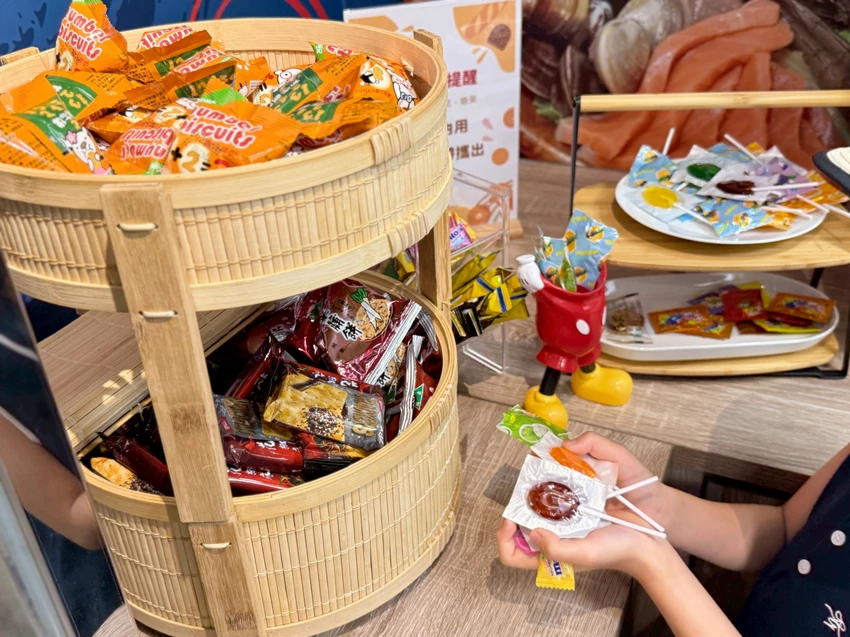 【桃園火鍋推薦】饗點鍋精緻鍋物桃園成功店:18盎司浮誇極寵和牛 + 巨龍龍蝦海陸拼盤還有蔬菜飲料冰淇淋水...