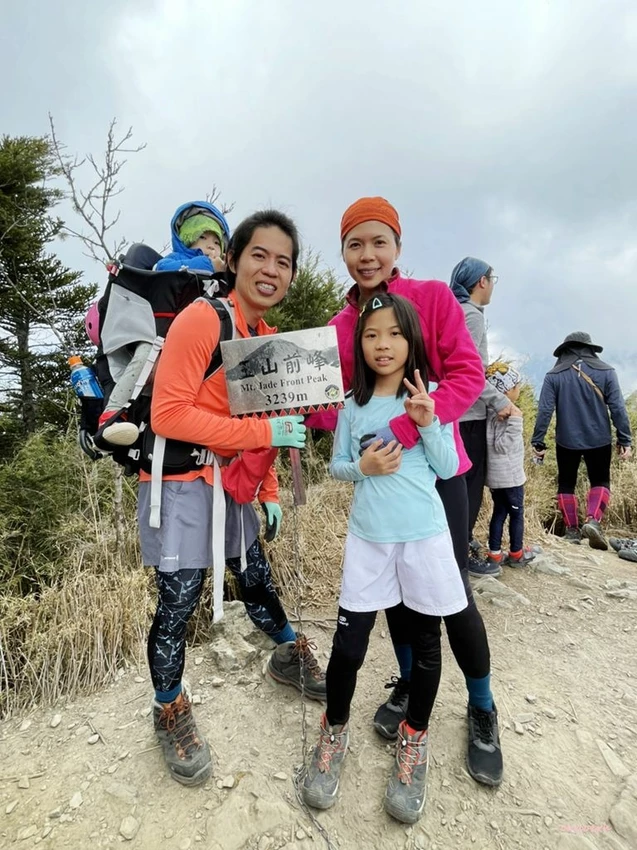 【百岳】玉山前峰(二刷)一日單攻《 3個小隊友(3歲7歲 【百岳】玉山前峰(二刷)一日單攻《 3個小隊友(3歲7歲