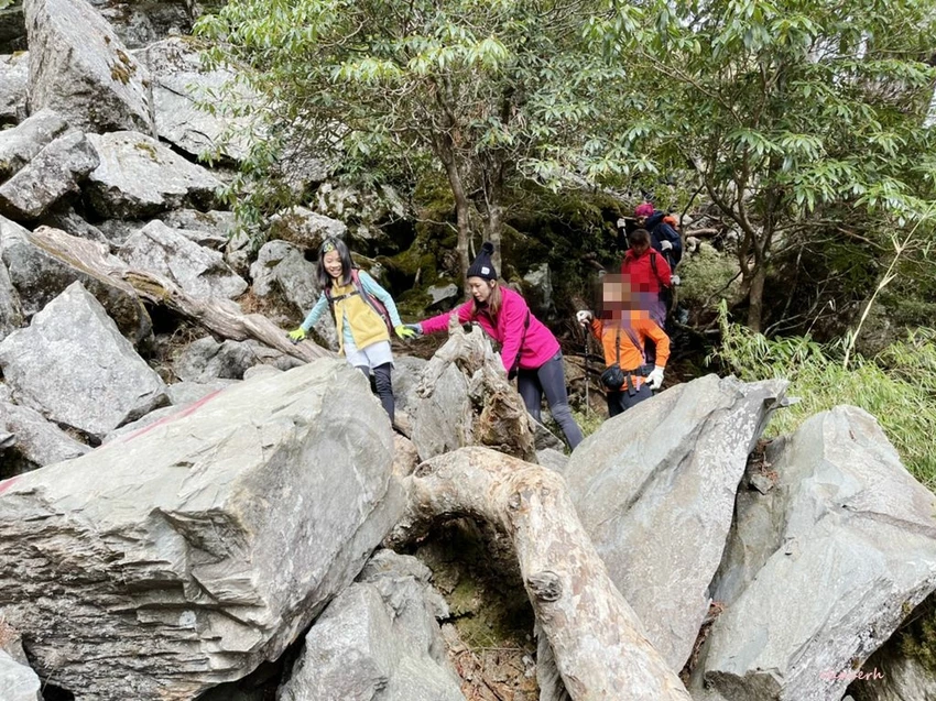 【百岳】玉山前峰(二刷)一日單攻《 3個小隊友(3歲7歲 【百岳】玉山前峰(二刷)一日單攻《 3個小隊友(3歲7歲