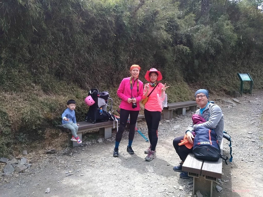 【百岳】玉山前峰(二刷)一日單攻《 3個小隊友(3歲7歲 【百岳】玉山前峰(二刷)一日單攻《 3個小隊友(3歲7歲