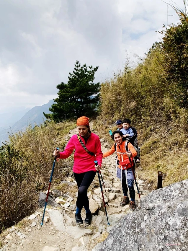 【百岳】玉山前峰(二刷)一日單攻《 3個小隊友(3歲7歲 【百岳】玉山前峰(二刷)一日單攻《 3個小隊友(3歲7歲