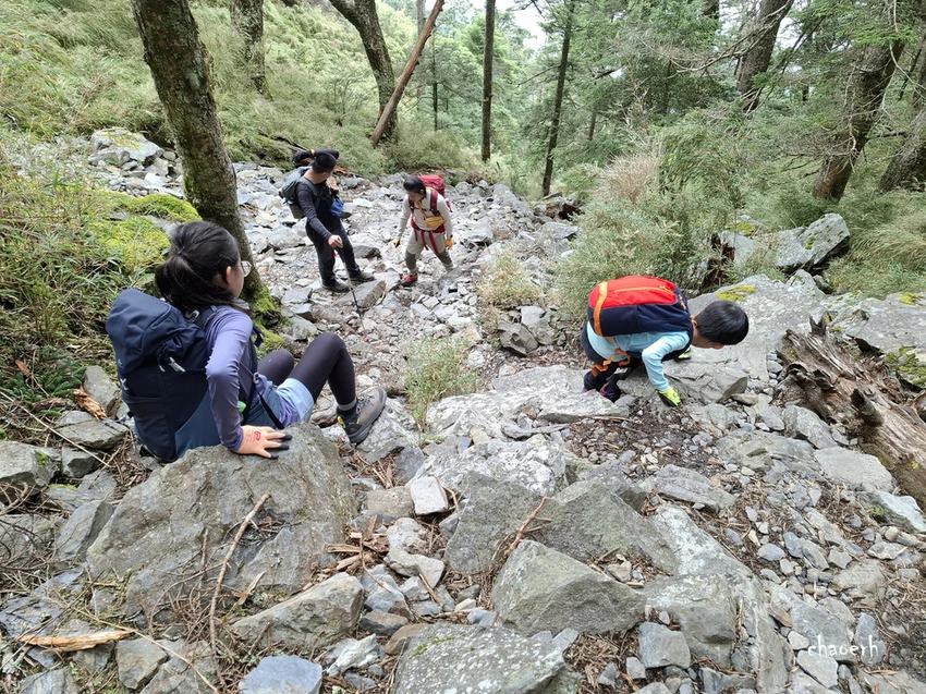 【百岳】玉山前峰(二刷)一日單攻《 3個小隊友(3歲7歲 【百岳】玉山前峰(二刷)一日單攻《 3個小隊友(3歲7歲