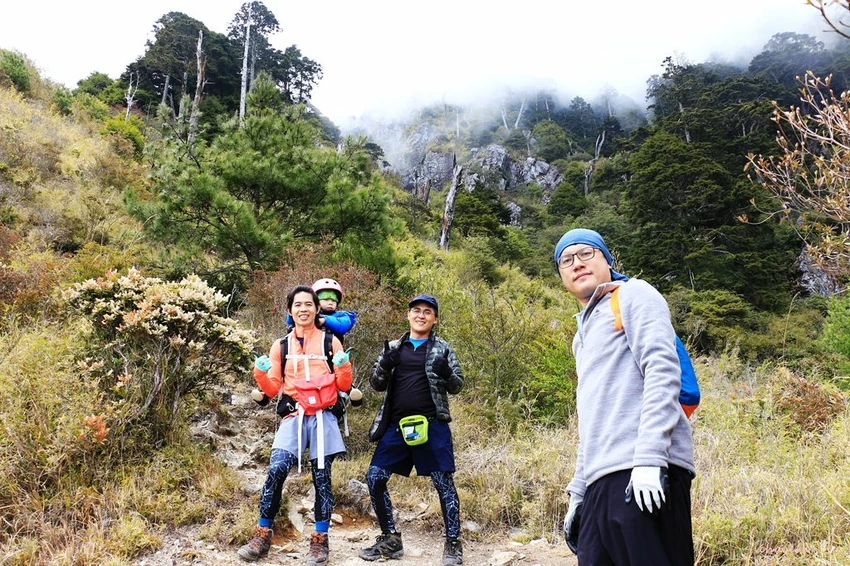 【百岳】玉山前峰(二刷)一日單攻《 3個小隊友(3歲7歲 【百岳】玉山前峰(二刷)一日單攻《 3個小隊友(3歲7歲