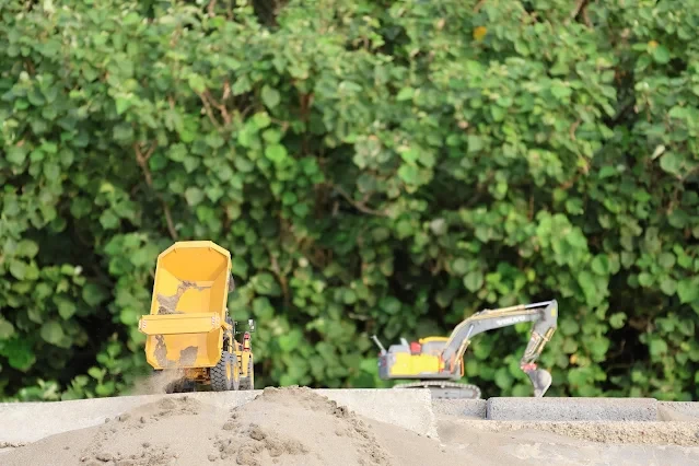 新屋濱海林蔭沙洲 (西濱公路) - 遙控砂石車 - 遙控挖土機 新屋濱海林蔭沙洲 (西濱公路) - 遙控砂石車 - 遙控挖土機