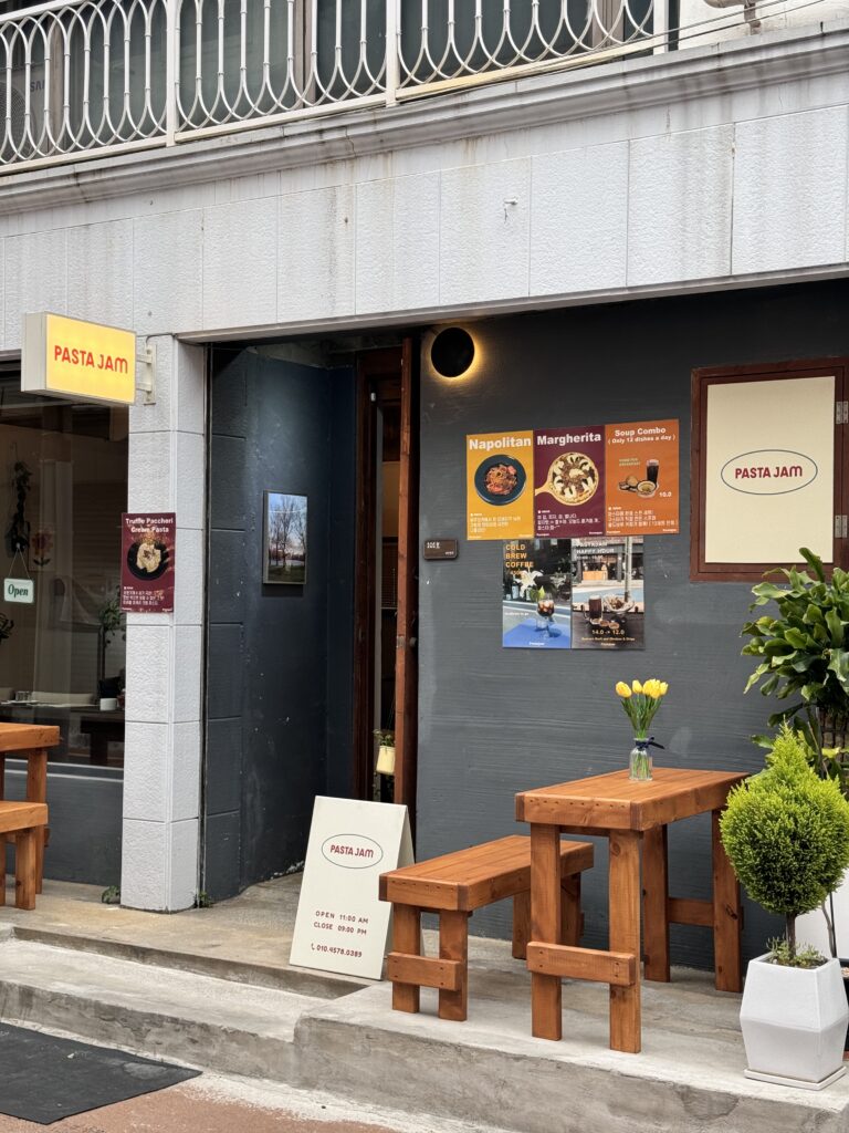 釜山自由行｜廣安里海景第一排住宿推薦【The First Hyoi Stay】17樓景色超美～樓下就有烤肉店、711 - 雁雁｜美食 旅遊 生活娛樂