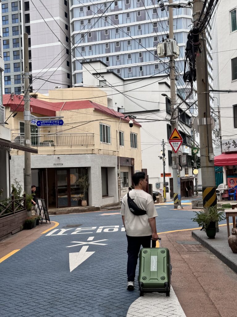 釜山自由行｜廣安里海景第一排住宿推薦【The First Hyoi Stay】17樓景色超美～樓下就有烤肉店、711 - 雁雁｜美食 旅遊 生活娛樂