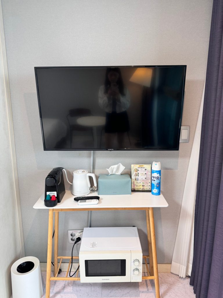 釜山自由行｜廣安里海景第一排住宿推薦【The First Hyoi Stay】17樓景色超美～樓下就有烤肉店、711 - 雁雁｜美食 旅遊 生活娛樂