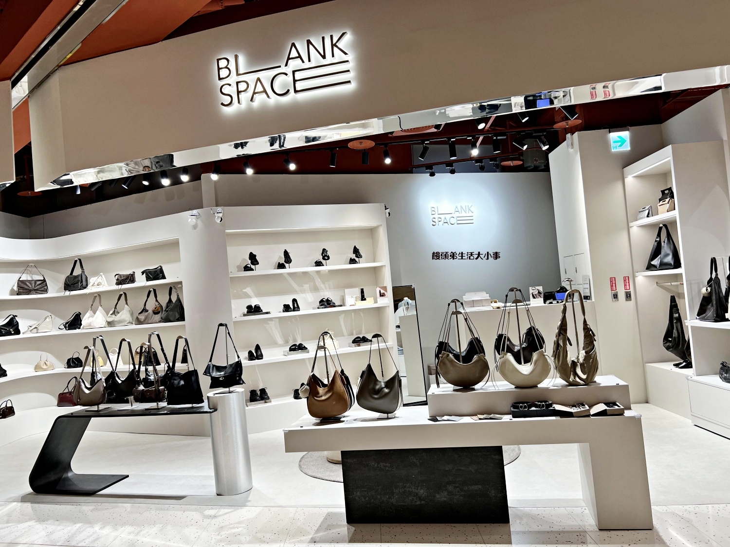 /tmp/phpyX2yRf /tmp/phpyX2yRf