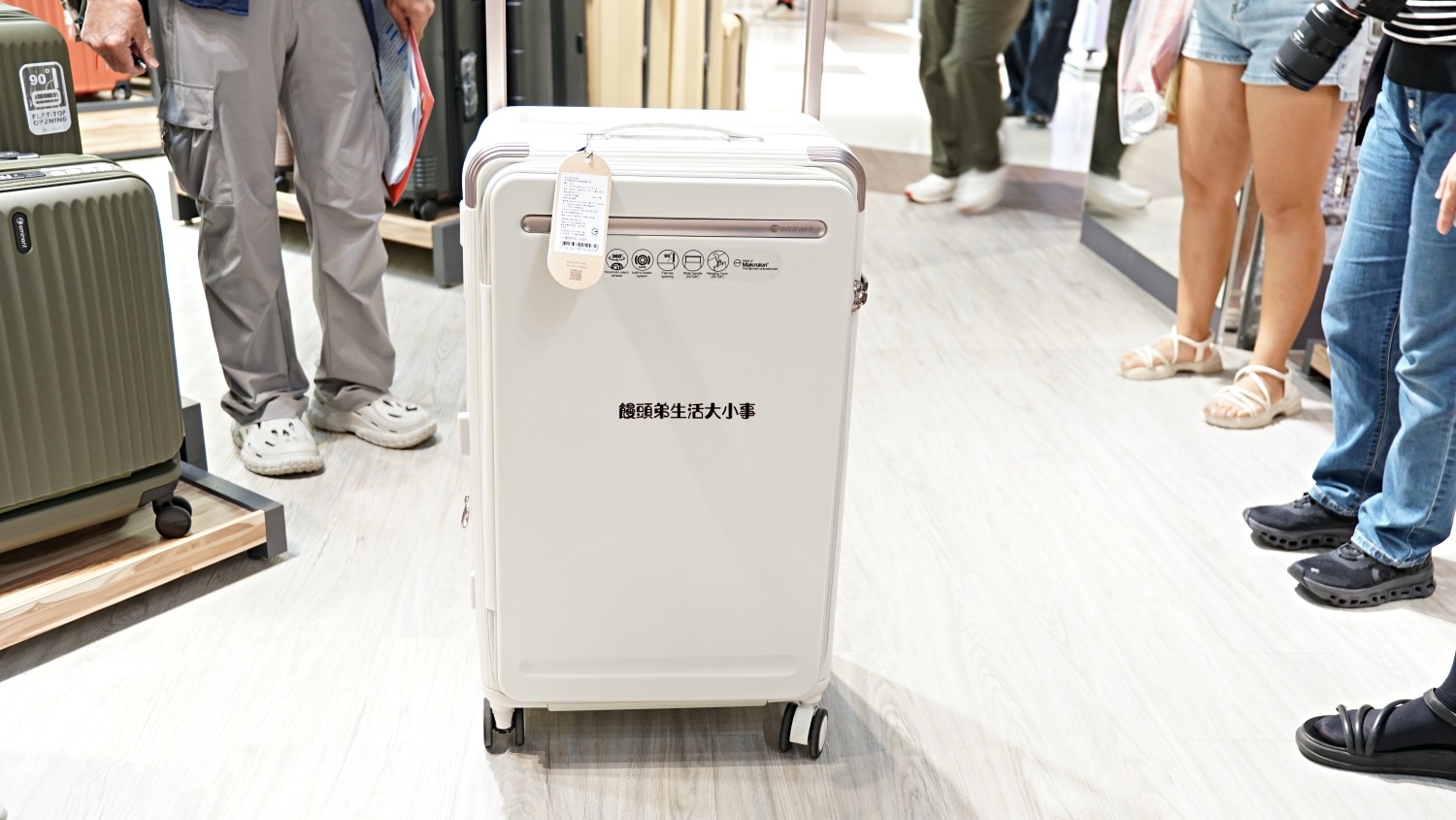 /tmp/phpWE03na /tmp/phpWE03na