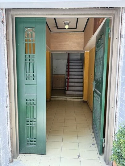 嘉義咖啡廳推薦!70年老宅咖啡館花磚咖啡淺花樓2樓,復古水泥空間喝下午茶。