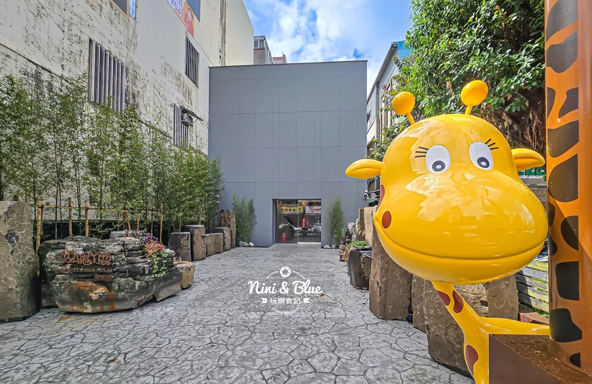 短腿阿鹿宜蘭礁溪店,酥鬆化的香濃起司曲奇餅乾,ㄚ鹿泡溫泉限定圖案 @Nini and Blue 玩樂食記