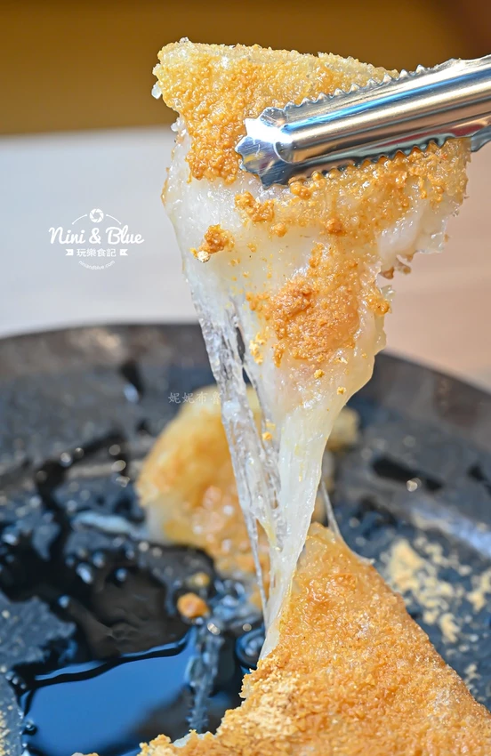 點馬鈴薯排骨火鍋可超值無限續加小菜、拉麵、年糕，也有平日商業午餐