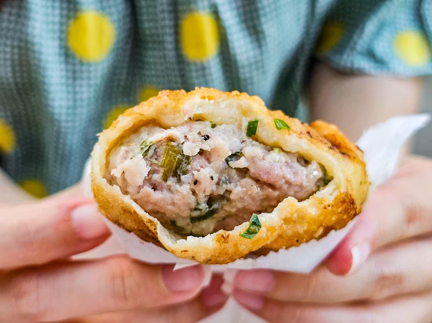 歲月揉進麵糰的家常味！969餡餅韭菜盒佛心價，在地人從小吃到大的老味道。