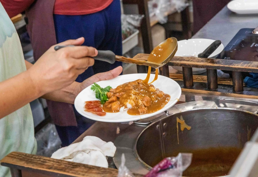 Sae Phun 潘氏店｜看似不起眼竟是米其林連七年推薦小吃，傳承80年歷史老城燉雞飯