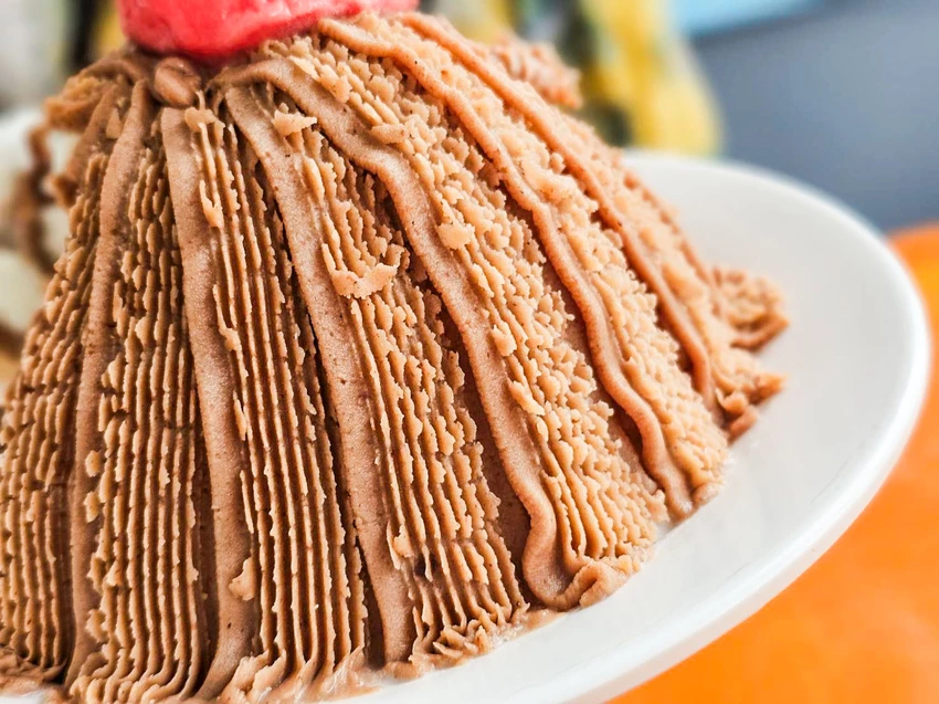 一心泡泡冰｜超大蒙布朗？雪花冰甜點化！每一口都是幸福甜蜜感，在地經營三十年泡泡冰