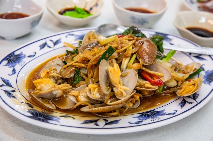 三葉活海鮮｜公開透明不偷斤減兩，料理全程通通看得到，在地經營傳承三代五十年活海鮮