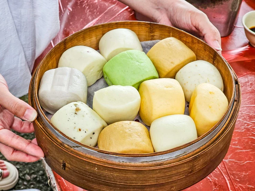 陽明山超佛心土雞城！米粉湯地瓜湯無限吃到飽，戶外大樹下用餐超有FU。