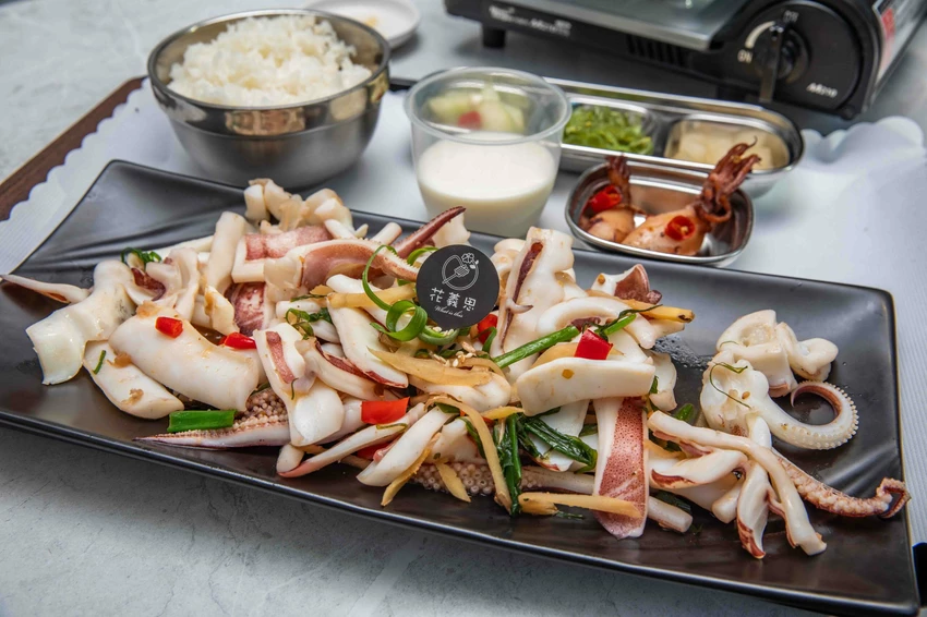 市場最低價萬里三點蟹一隻150元!花義思廚坊自家漁船直送,金山萬里必吃活海鮮。