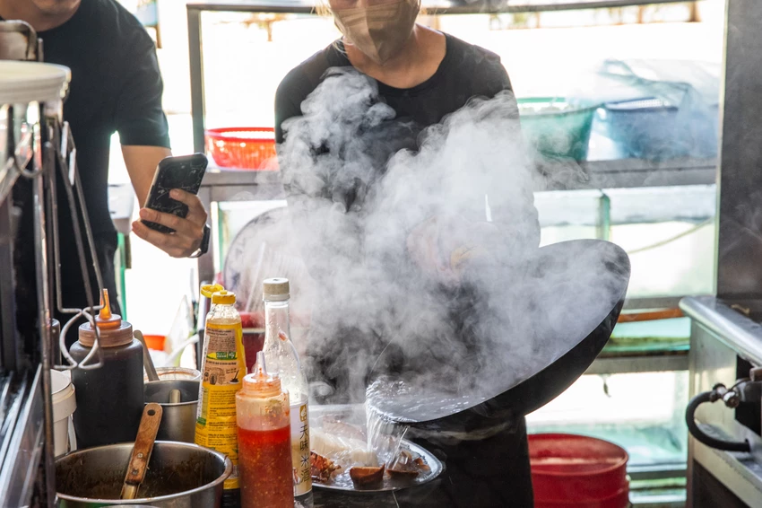 三葉活海鮮｜公開透明不偷斤減兩，料理全程通通看得到，在地經營傳承三代五十年活海鮮