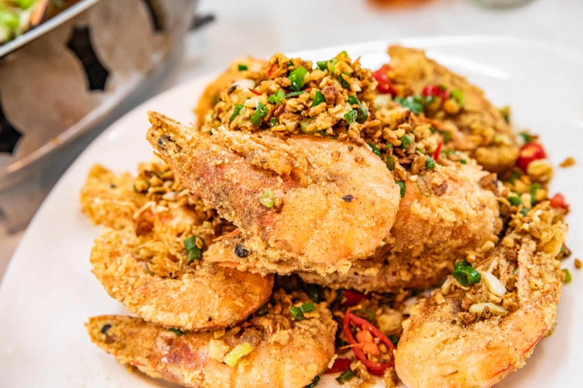 三葉活海鮮｜公開透明不偷斤減兩，料理全程通通看得到，在地經營傳承三代五十年活海鮮