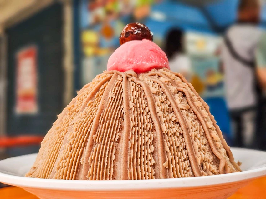 一心泡泡冰｜超大蒙布朗？雪花冰甜點化！每一口都是幸福甜蜜感，在地經營三十年泡泡冰