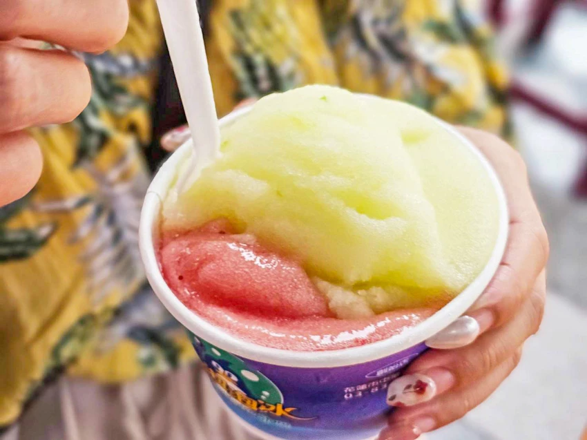 一心泡泡冰｜超大蒙布朗？雪花冰甜點化！每一口都是幸福甜蜜感，在地經營三十年泡泡冰