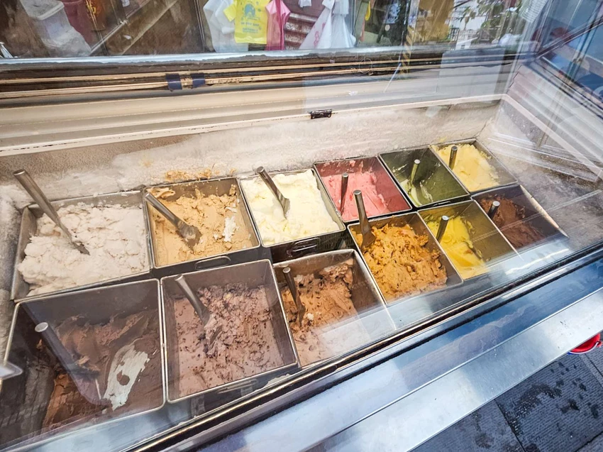 一心泡泡冰｜超大蒙布朗？雪花冰甜點化！每一口都是幸福甜蜜感，在地經營三十年泡泡冰