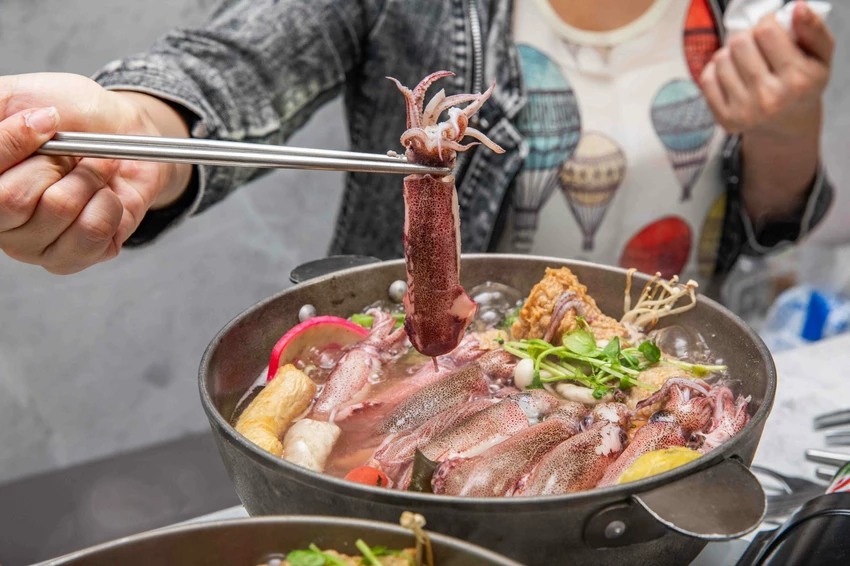 市場最低價萬里三點蟹一隻150元!花義思廚坊自家漁船直送,金山萬里必吃活海鮮。