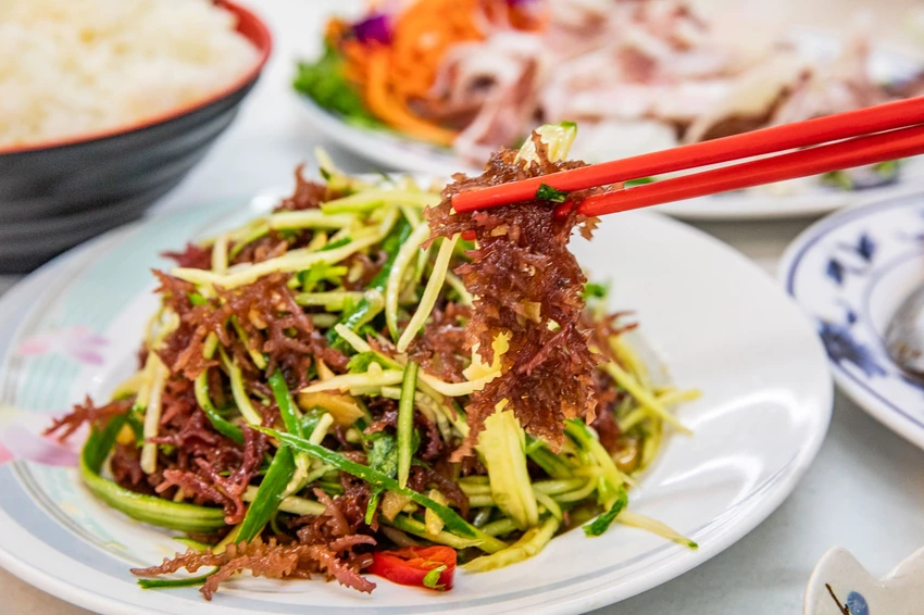 三葉活海鮮｜公開透明不偷斤減兩，料理全程通通看得到，在地經營傳承三代五十年活海鮮