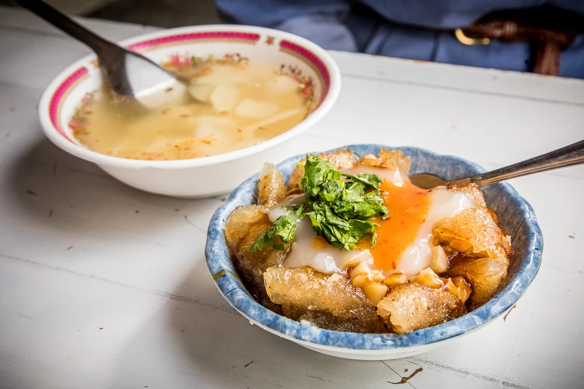 彰化二林菜市場隱藏版!肉圓壽內餡爆多,搭配甘甜竹筍湯只要20元。!