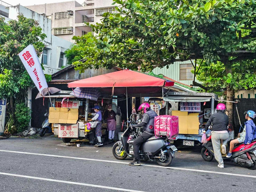 歲月揉進麵糰的家常味！969餡餅韭菜盒佛心價，在地人從小吃到大的老味道。