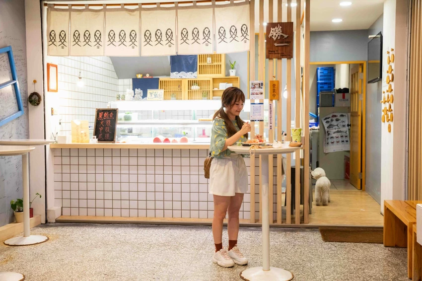 花蓮隱藏版美食！勝一生魚片兩倍厚切生魚片，內行人都推高CP值美食。