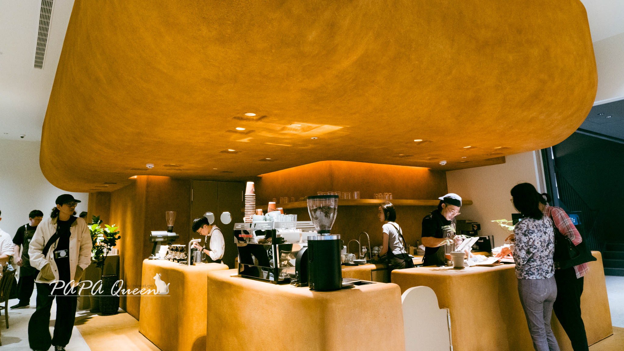 台中蔦屋門市!ONIBUS COFFEE進駐、獨家共享空間首亮相。