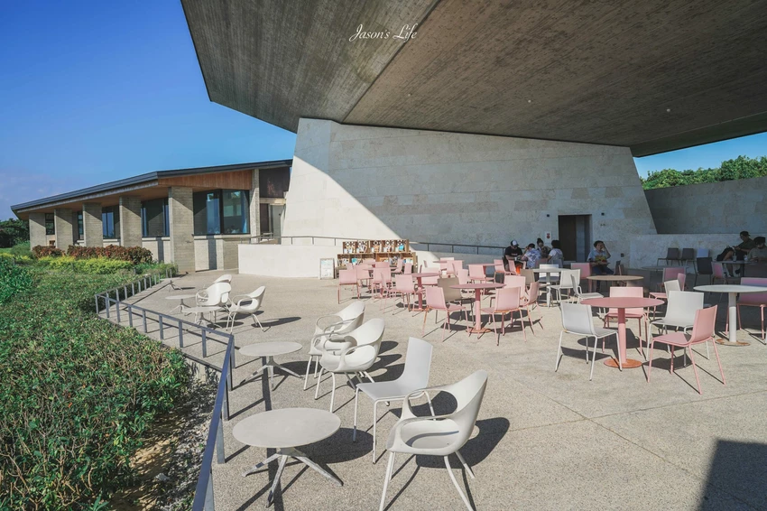 沖繩海景咖啡廳推薦！BANTA CAFE星野集團打造日落第一排，低消500日圓超親民。