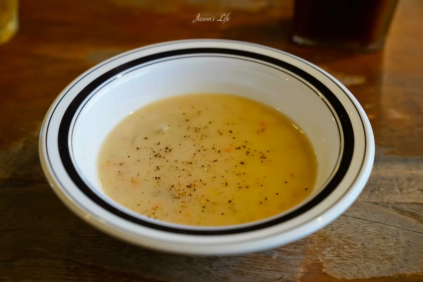 沖繩牛排必吃！潛水員牛排Flipper只賣3.5小時，厚切菲力軟嫩多汁到讓人落淚。