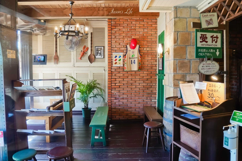 沖繩牛排必吃！潛水員牛排Flipper只賣3.5小時，厚切菲力軟嫩多汁到讓人落淚。