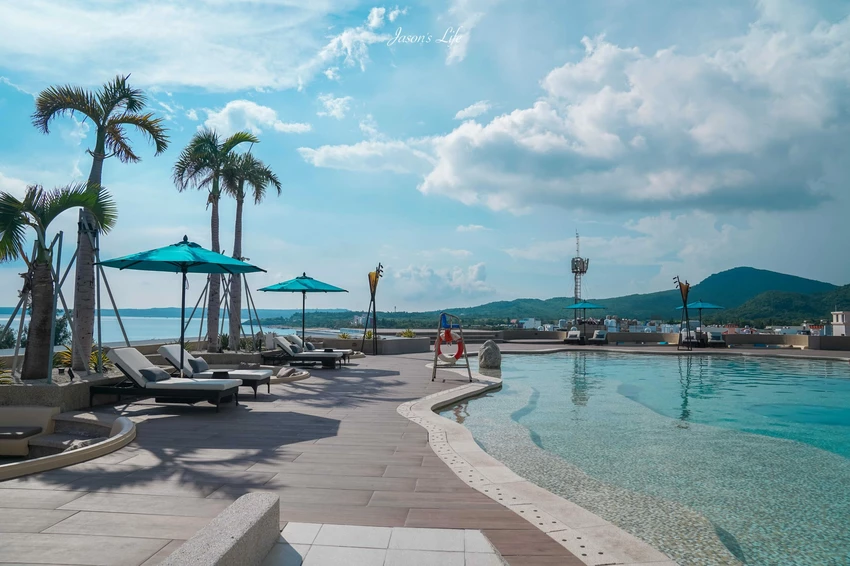 墾丁海景飯店新開幕!Hotel dùa Kenting360度空中泳池、海景房、餐廳全開箱。