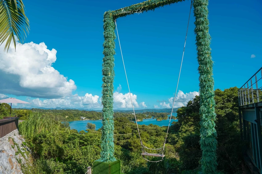 沖繩海景咖啡廳！CASA SOL玻璃屋咖啡廳無敵海景，必玩巨型盪鞦韆拍出IG美照。