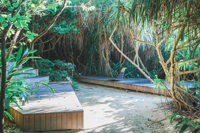 沖繩海景咖啡廳推薦！BANTA CAFE星野集團打造日落第一排，低消500日圓超親民。