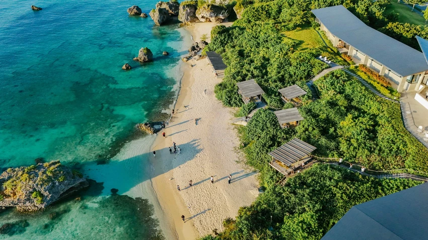 沖繩海景咖啡廳推薦！BANTA CAFE星野集團打造日落第一排，低消500日圓超親民。