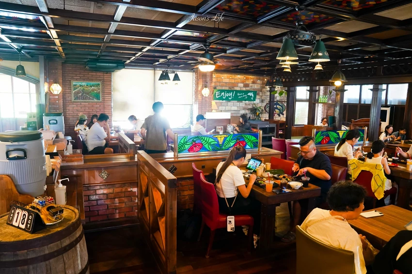 沖繩牛排必吃！潛水員牛排Flipper只賣3.5小時，厚切菲力軟嫩多汁到讓人落淚。