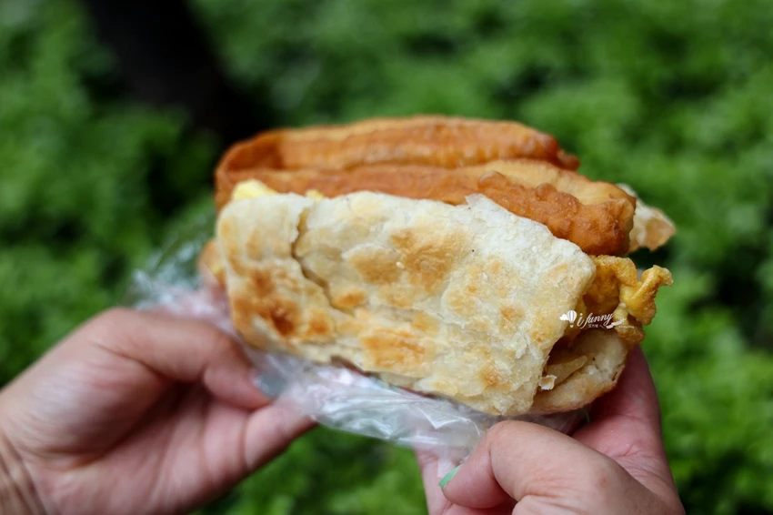 龍山寺站 | 西園橋下燒餅油條 70多年的萬華燒餅