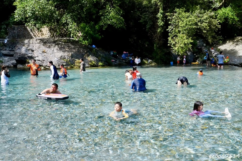 花蓮白鮑溪親水園區｜下車1分鐘就能玩水! 超清澈溪流天然親子