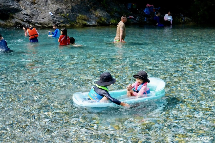 花蓮白鮑溪親水園區｜下車1分鐘就能玩水! 超清澈溪流天然親子