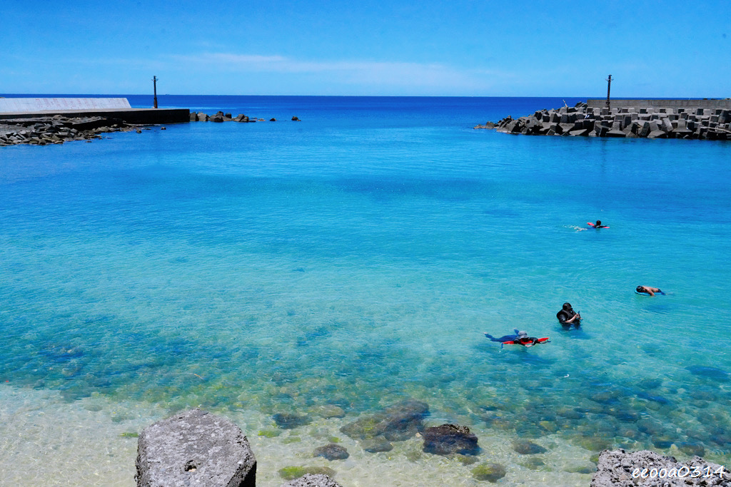 杉福漁港沙灘｜小琉球親子玩水、浮潛、生態觀察的最佳秘境!