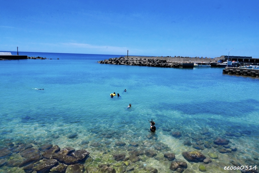 杉福漁港沙灘｜小琉球親子玩水、浮潛、生態觀察的最佳秘境!