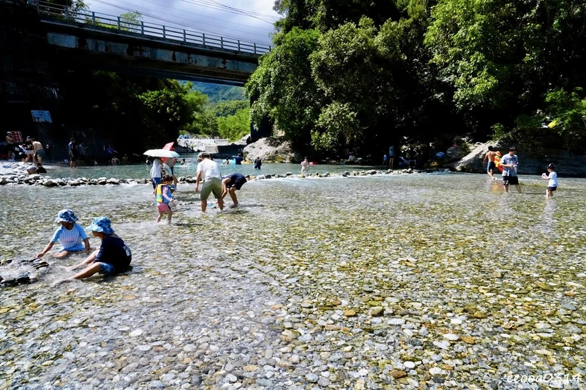 花蓮白鮑溪親水園區｜下車1分鐘就能玩水! 超清澈溪流天然親子