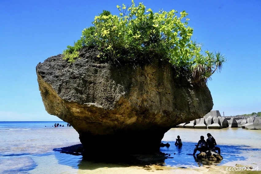小琉球杉福秘境海灘｜隱藏在礁岩後的戲水勝地，親子玩水、觀察生